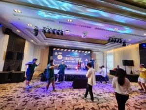 Itochu Indoor Team Recharge Grand Mercure Warm up dancing